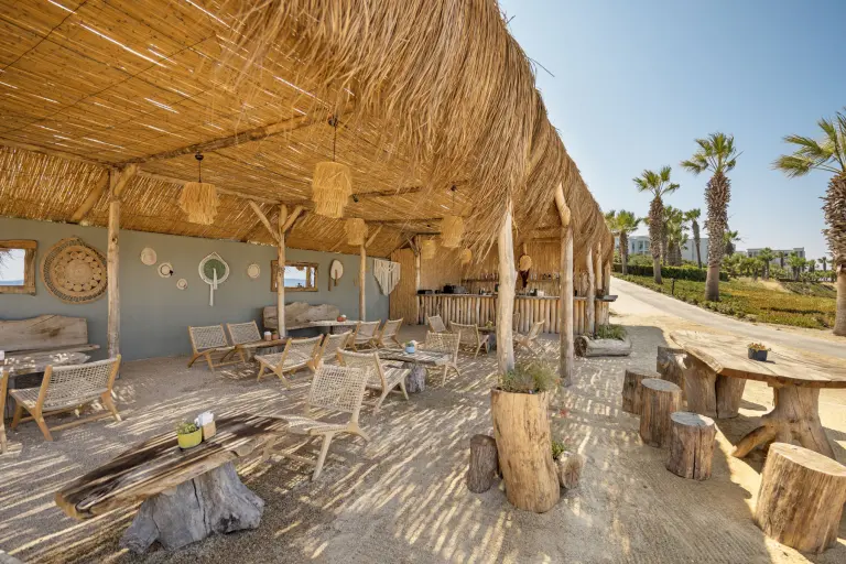 Abora Plaj Bar (2/4)